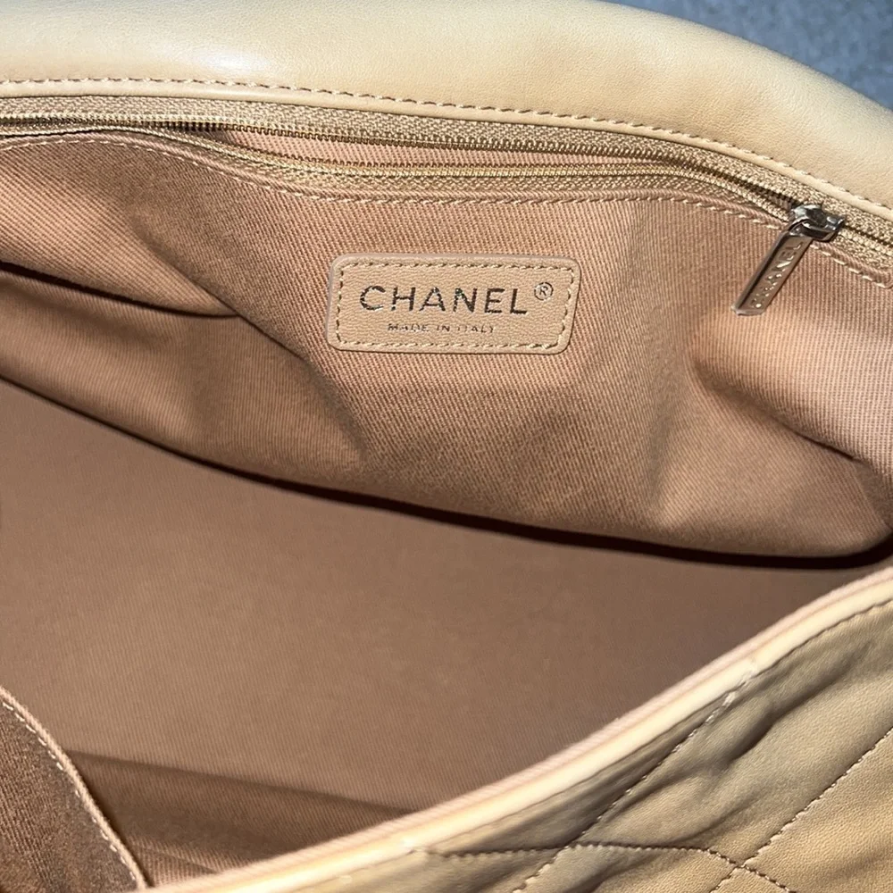 Rare Large two tone Chanel Bag - Picture 10 of 11